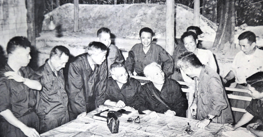 bo tu lenh chien dich ho chi minh dat tai dau 1755