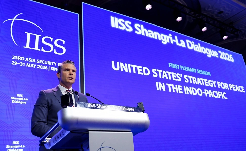 bo truong pete hegseth phat bieu tai doi thoai shangri la. reuters