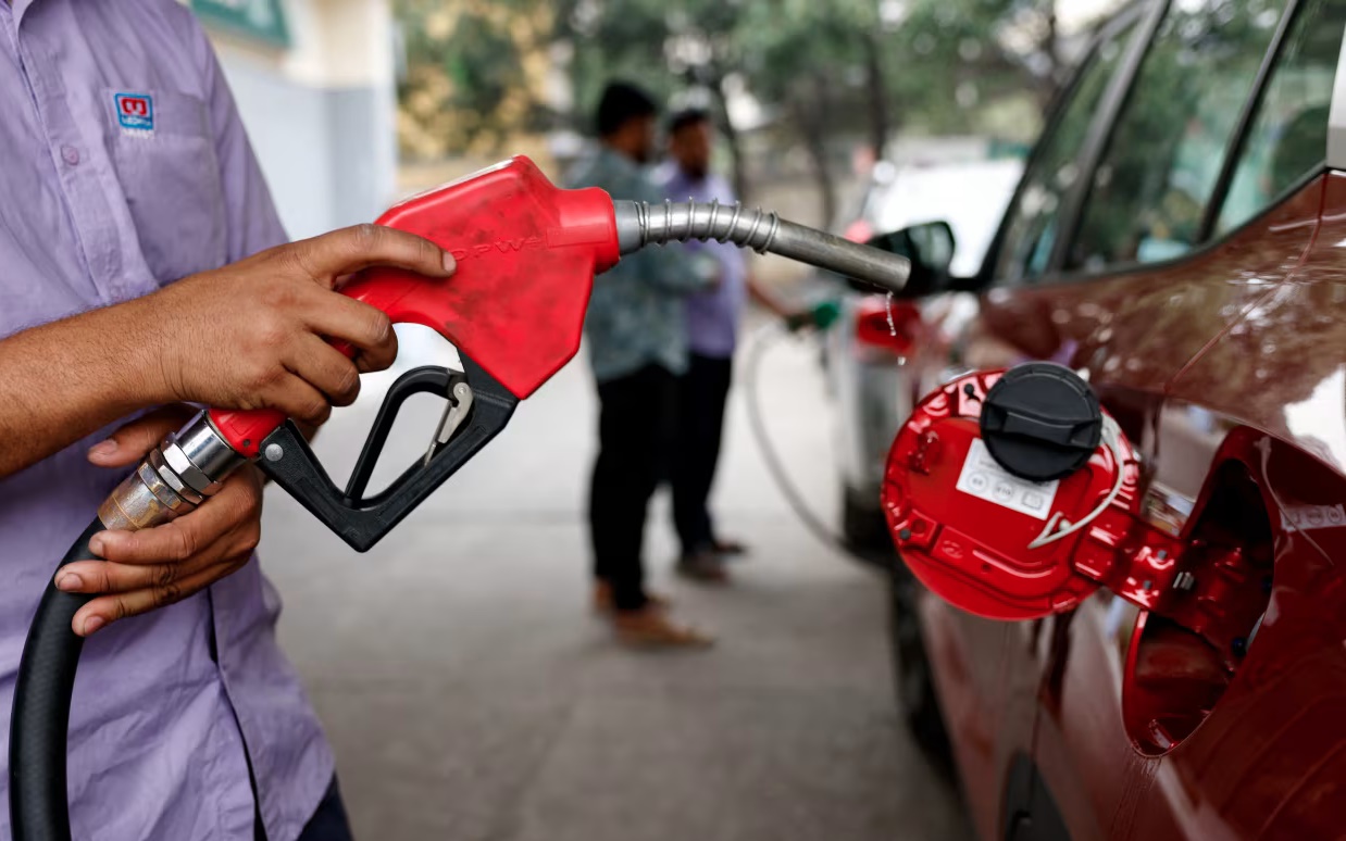 bom xang cho o to o Bangladesh gia nhien lieu reu