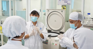 bua com binh di va to quoc goi ten 1353