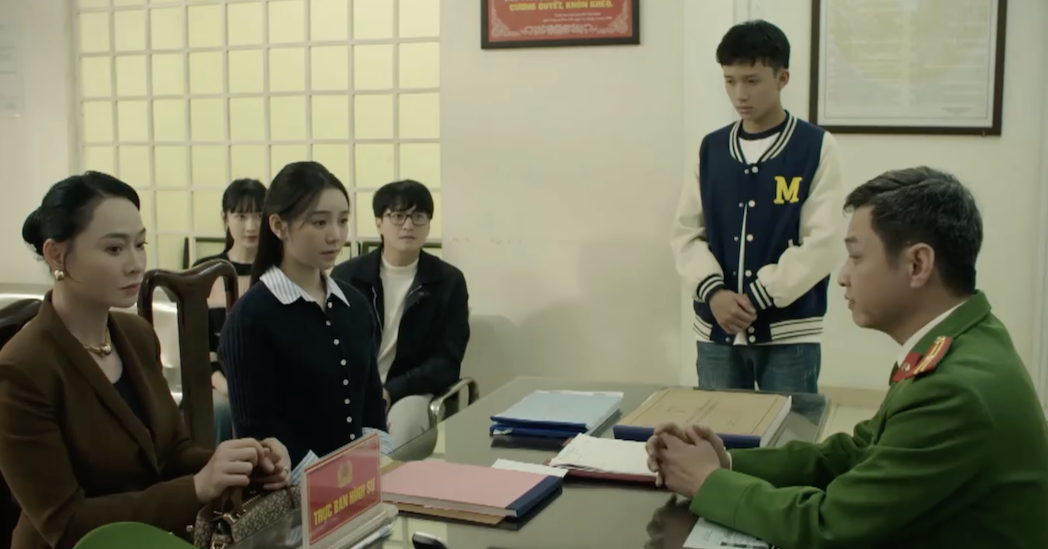 buoc chan vao doi tap 13 ba dung xuong nuoc truoc chi em thuong o don cong an 934