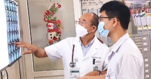 Bv Bm Pgs Cuong Phim Chup Nam Den 1770010821324330363691 0 0 800 1280 Crop 17700108382511408151934.J