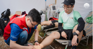 bvdk hong ngoc bao tro y te tai giai chay hanoi mountain trail 1437