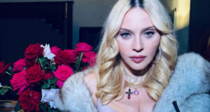 Ca Sĩ Madonna Diện Nội Y Gợi Cảm, Tình Tứ Bên Bạn Trai Kém 38 Tuổi Ca Si Madonna Dien Noi Y Goi Cam Tinh Tu Ben Ban Trai Kem 38 Tuoi 662