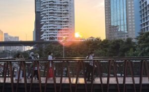 Indonesia kéo dài chính sách làm việc từ xa để ứng phó khủng hoảng năng lượng 2 cac cong chuc indonesia se lam viec tu xa vao thu 6 moi tuan de tiet kiem nhien lieu anh minh hoa v