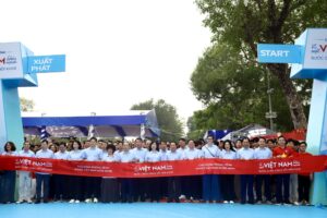 Phát động Ngày Sức khoẻ toàn dân, lấy phòng bệnh làm trung tâm 1 cac dai bieu di bo huong ung ngay suc khoe toan dan