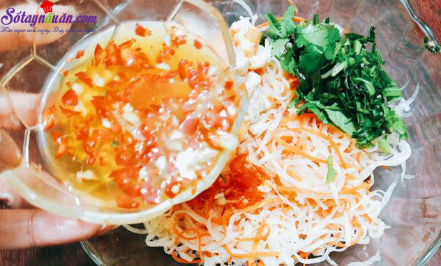 Cách Làm Nộm Su Hào Tôm Giòn Sần Sật Giải Ngán Sau Tết 5 Cach Lam Nom Su Hao Tom Buoc 6