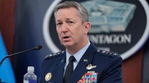 Mỹ tuyên bố tấn công đã hơn 13.000 mục tiêu trong chiến dịch quân sự tại Iran 2 caine