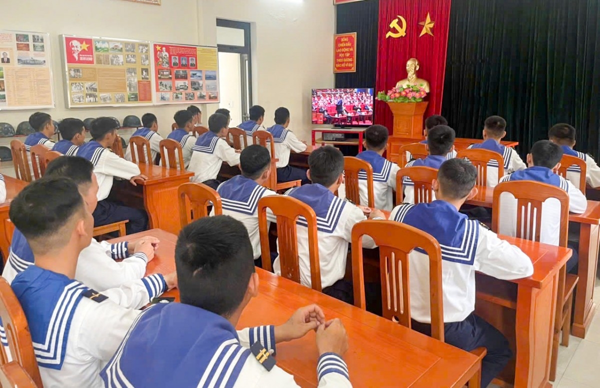 Can Bo Chien Si Vung 3 Hai Quan Theo Doi Khai Mac Dai Hoi Xiv Cua Dang 20260120131416