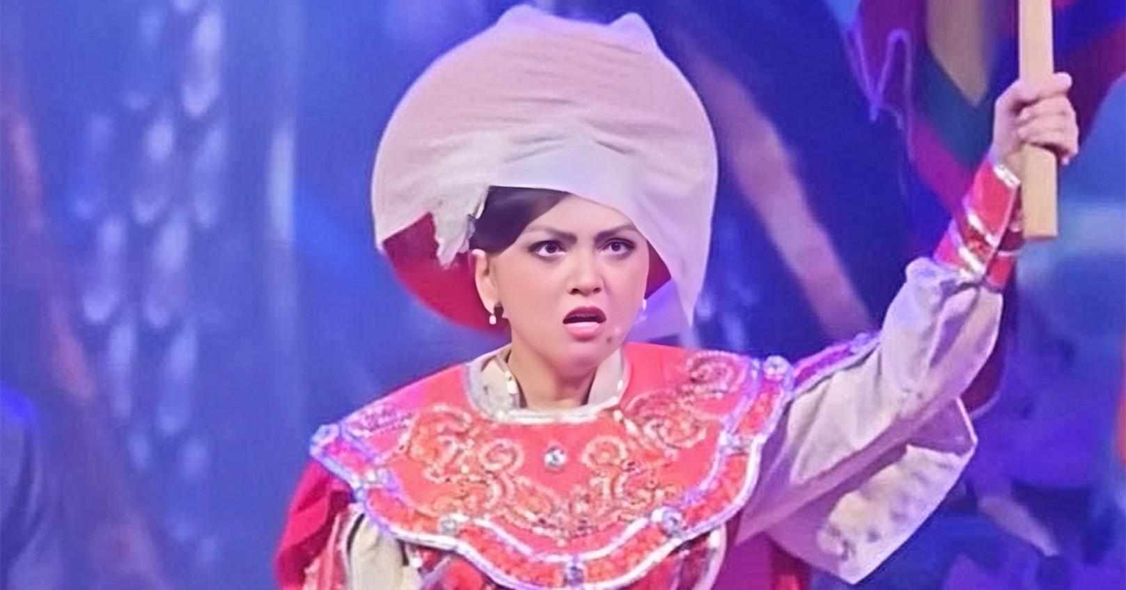 chau gai nsut vu linh gay tranh cai vi tieng trong me linh tham hoa 2212