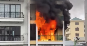 chay du doi tai can nha 4 tang khoi den dac boc ngun ngut 906