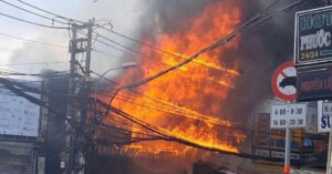 Cháy lớn tại cửa hàng nội thất ở TPHCM 2 chay lon tai cua hang noi that o tphcm 1426