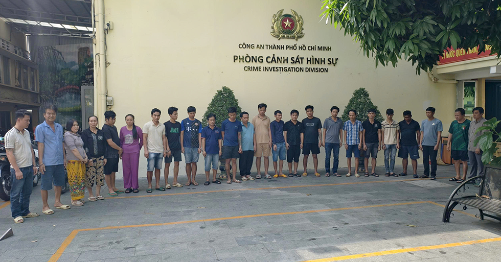 chieu bom nuoc chat ta sat de rut ruot 500 tan hang cua nhom tai xe 1539