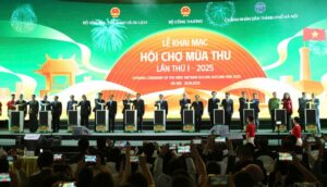 Chinh Thuc Khai Mac Hoi Cho Mua Thu Lan Thu Nhat Nam 2025 20251025215517