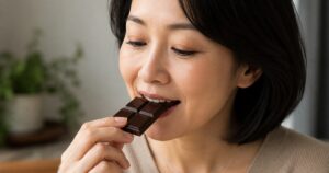 Những thực phẩm giàu caffeine và lợi ích khi dùng đúng cách 7 chocolate 1779427525615571858368 0 0 640 1024 crop 1779427604585957988920