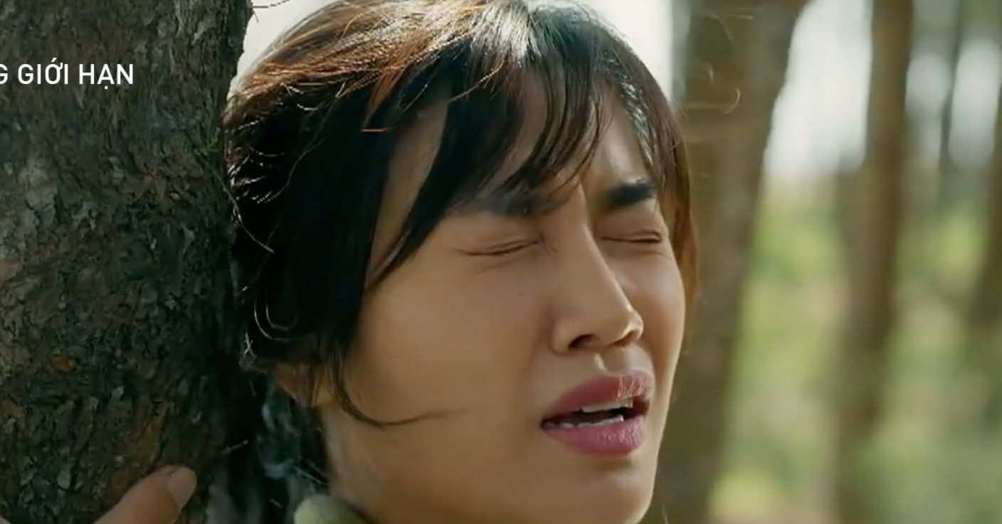 chong dien vien anh dao cuoi ngat khi xem nu hon kho tho cua vo va to dung 1033