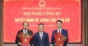 chu tich xa 37 tuoi o thai nguyen lam thu ky bo truong nong nghiep va moi truong 2002.webp