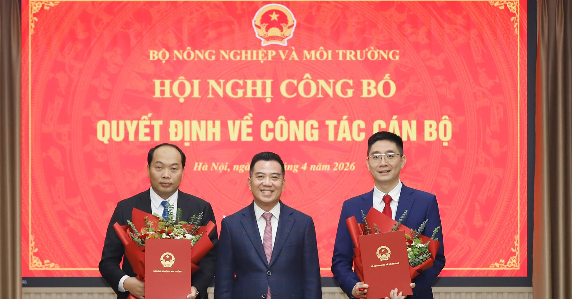 chu tich xa 37 tuoi o thai nguyen lam thu ky bo truong nong nghiep va moi truong 2002.webp