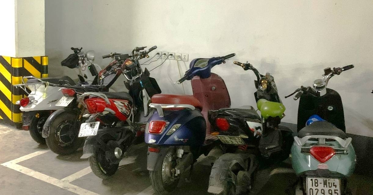 chung cu cu khong bat buoc phai bo tri cho de xe dien va tram sac 2820