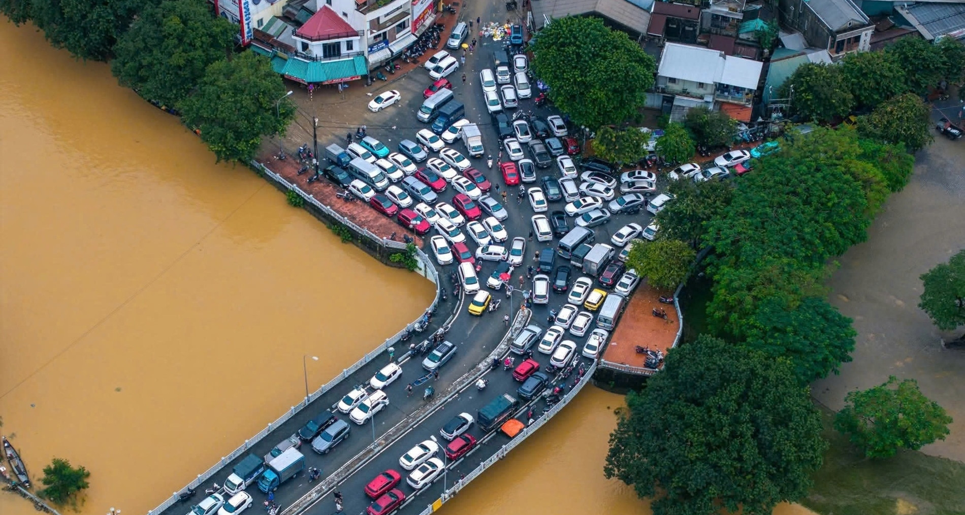 Chuyen Gia Ly Giai Nguyen Nhan Tp Hue Lien Tiep Mua Lu Ngap Lut 1611