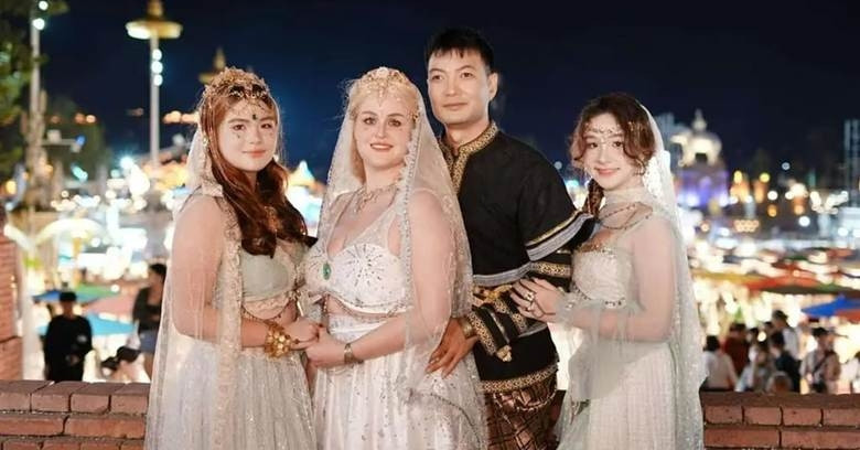 Chuyen Tinh Co Tich Cua Chang Trai Khiem Thi Lam Nghe Mat Xa Va Nu Tien Si My 479