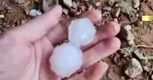 Mưa đá dày đặc trút xuống xã miền núi Lạng Sơn 1 clip mua da roi day tai xa mien nui lang son 2694