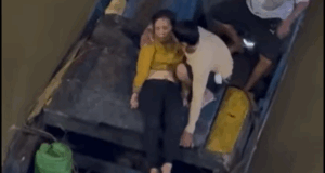 clip nguoi hung lao xuong song cuu nguoi phu nu nhay cau tan ly trong dem 1530