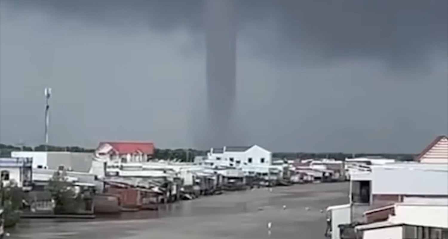 Clip Voi Rong Xuat Hien Tren Vung Bien Ca Mau 2176