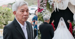 co dau mo coi bat khoc trong dam cuoi khi nhan vang so do tu ong ba noi 3264