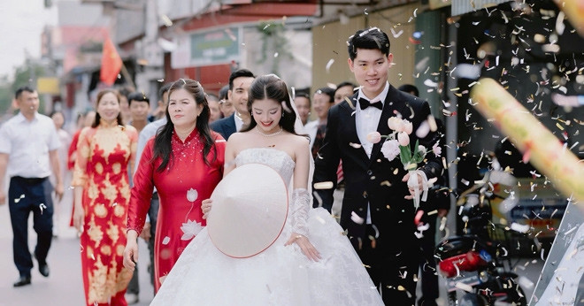 co gai hai phong lay anh hang xom hai nha dung chung rap dat chung 130 mam co 969