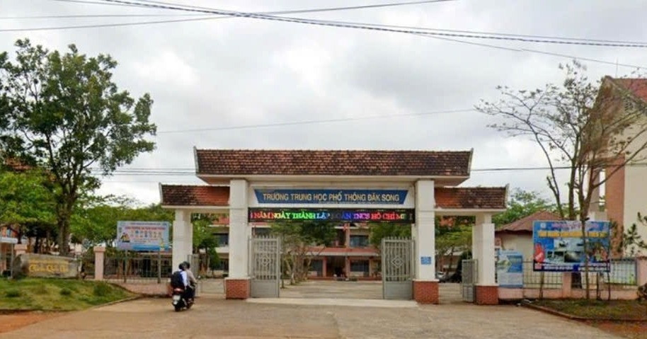 co giao bi phat tan anh nhay cam truong thpt de nghi cong an vao cuoc 1714