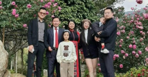 Con dâu về ngoại ăn Tết, bố mẹ chồng lái xe 9 tiếng vượt 400km về thăm 2 con dau ve ngoai an tet bo me chong lai xe 9 tieng vuot 400km ve thanh hoa tham 1072