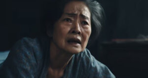 Con Trai Bat Hieu Voi Me Gia Vi Tu Giay Dat Sai Cho Bi Kich Khong The Han Gan B2F884193F904Cab825168