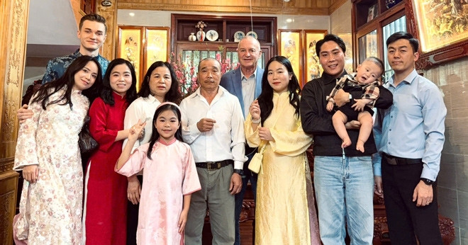 con trai cuoi vo viet 3 nam ong bo my sang tham thong gia 4 lan vi quy men 2817