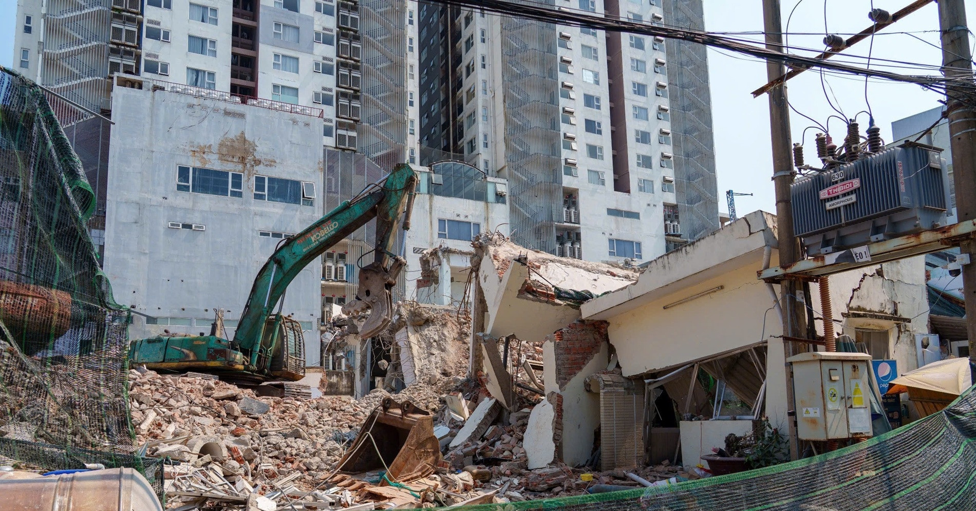 cong an dieu tra vu thao do cong trinh lam sap nha dan o da nang 1240