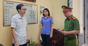 cong an hung yen khoi to mot pho giam doc benh vien 2282