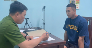 cong an lam viec voi nguoi dan ong hanh hung nu shipper tai tphcm 792