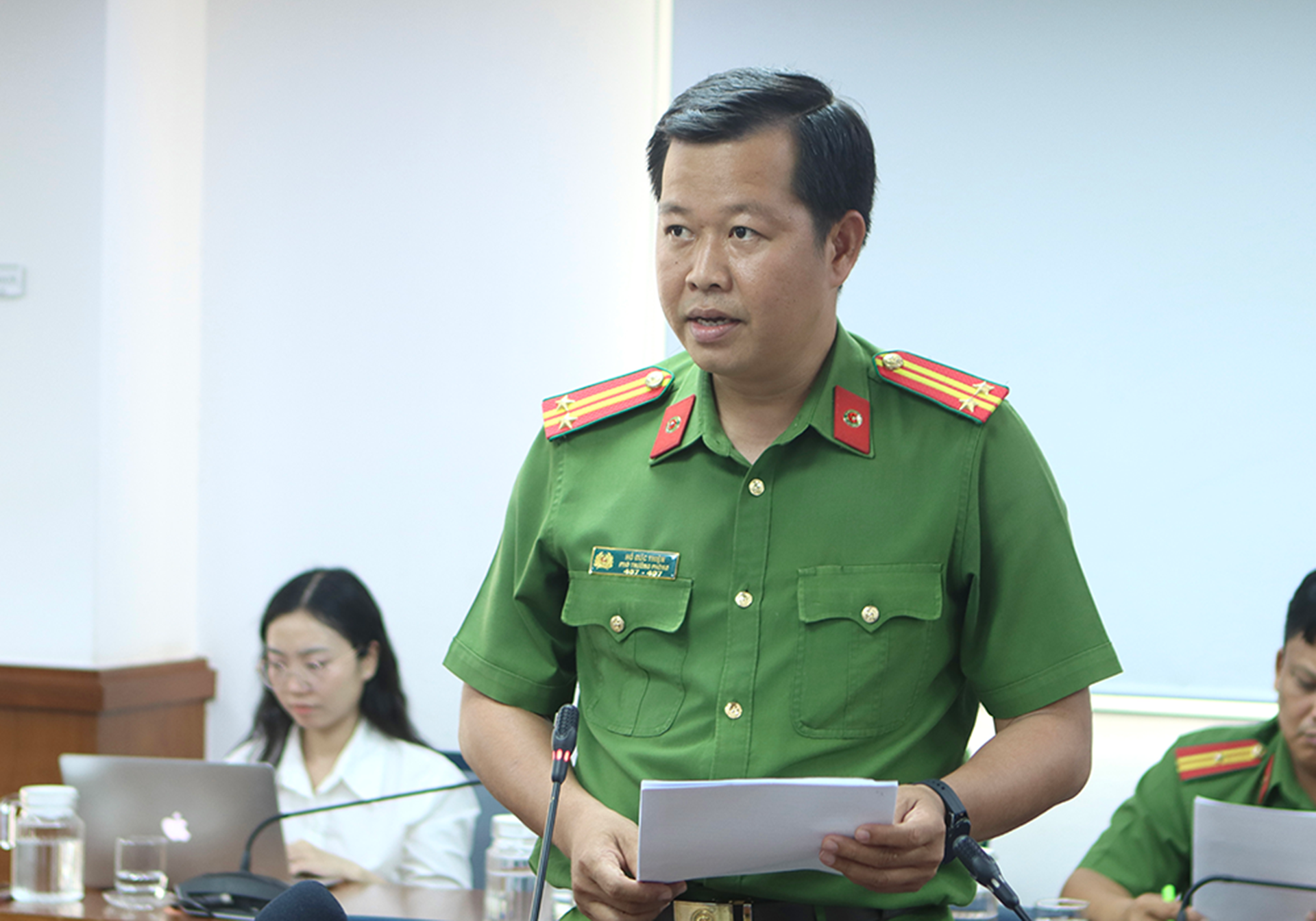 cong an tphcm 2951