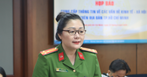 cong an tphcm keu goi nguoi khong co giay to tuy than manh dan ra trinh dien 2232