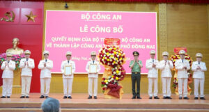 Công bố Quyết định thành lập Công an TP Đồng Nai 1 cong bo quyet dinh thanh lap cong an tp dong nai 1845