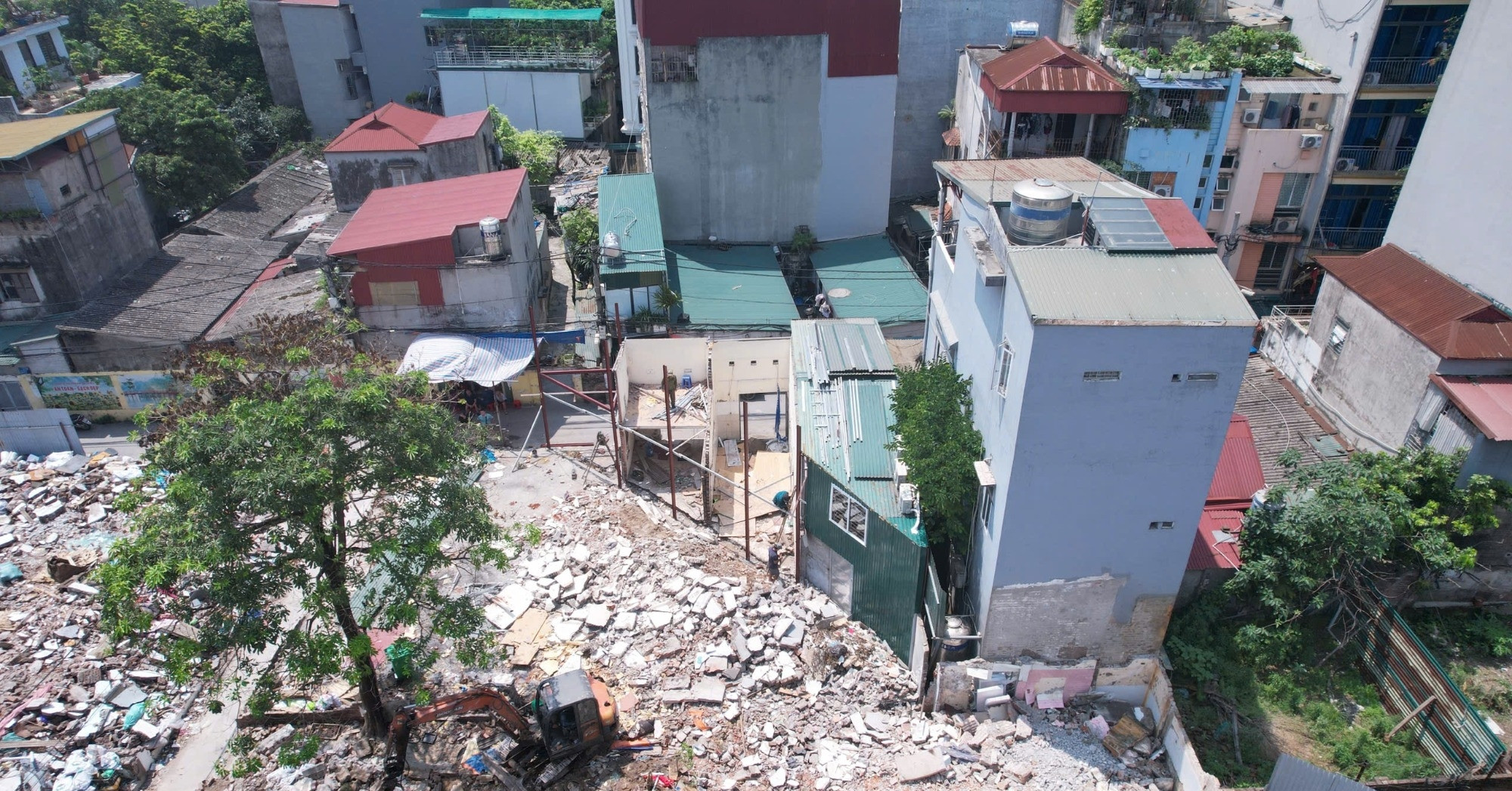 cong trinh tam bo xuat hien tren tuyen vanh dai 25 o ha noi 289