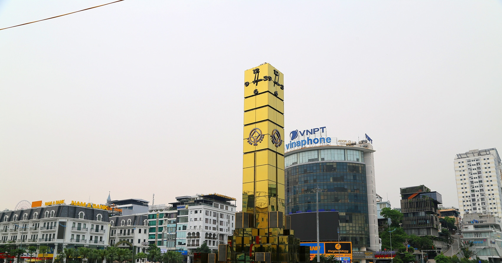 cot dong ho 35 ty tai trung tam quang ninh da bat dong 1388