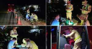 CSGT Thái Nguyên xử lý xe khách 43 chỗ 'nhồi nhét' 63 người 1 csgt thai nguyen xu ly xe khach 43 cho nhoi nhet 63 nguoi 1332.webp