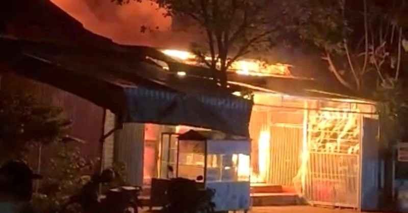 Cua Hang Tap Hoa Boc Chay Trong Dem Khien 2 Me Con Thuong Vong 573