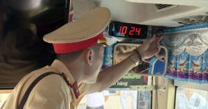 Cuc Truong Csgt Keu Goi Tai Xe Xe Khach O To Tai Phan Anh Bat Cap Ve Giao Thong 377