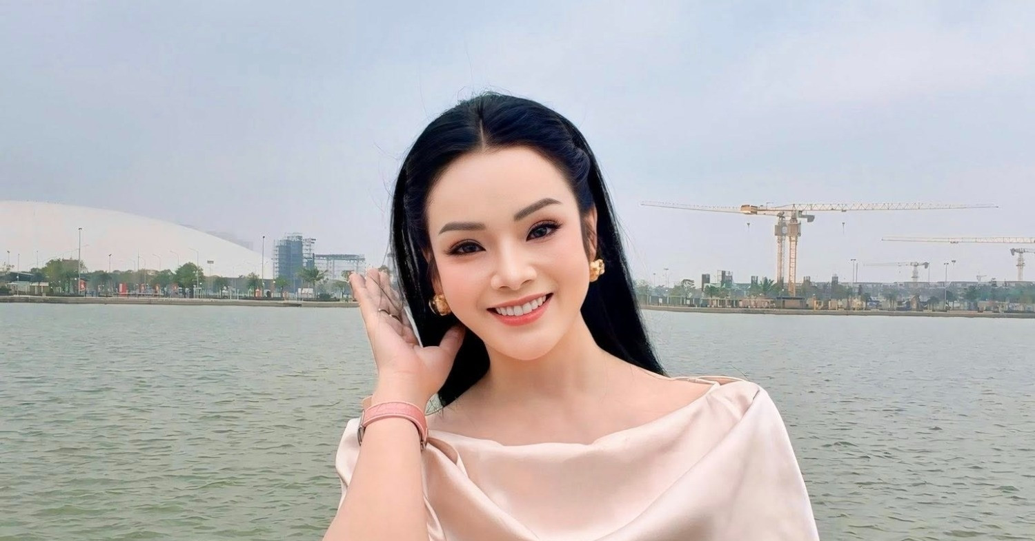 Cuc Truong Xuan Bac Chuc Chi Em Cang Tron Min Pho Giao Su Tan Nhan Khoe Giong Ngot Ngao 1961