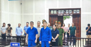 cuu giam doc cong ty viglacera ha long 2 bi phat 15 nam tu 1896