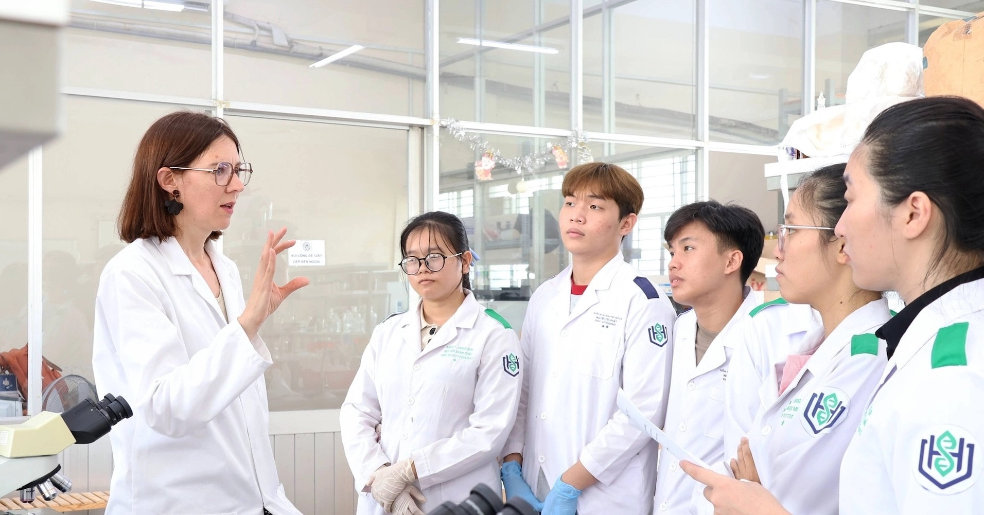 dai hoc lon nhat nuoc quyet tam moi 68 giao su thinh giang trong mot nam 415