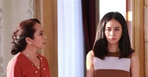 Đám cưới tặng vàng đeo kín người, đêm tân hôn mẹ chồng bất ngờ xông vào phòng nói đúng một câu khiến con dâu ngã quỵ 2 dam cuoi tang vang deo kin nguoi dem tan hon me chong bat ngo xong vao phong noi dung mot cau khien