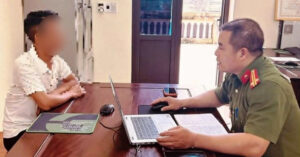 Đăng video kích động bạo lực trên TikTok, người đàn ông ở Ninh Bình bị xử phạt 3 dang video kich dong bao luc tren tiktok nguoi dan ong o ninh binh bi xu phat 2541